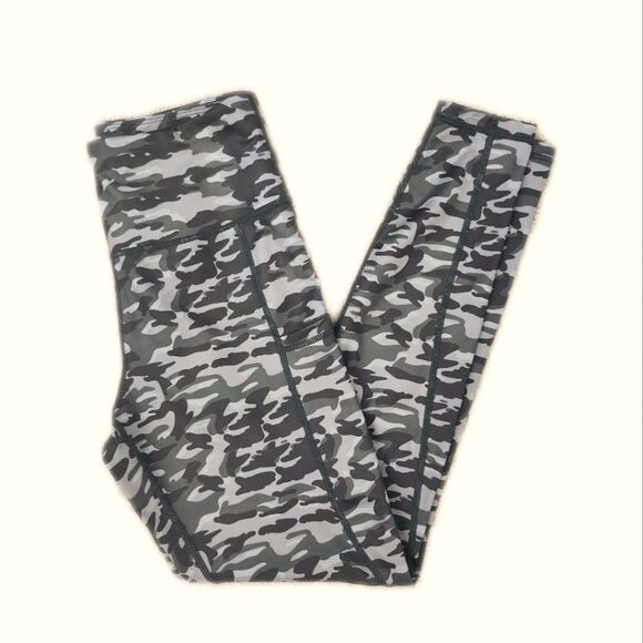 OUGES from Amazon green/gray camouflage leggings, Medium - Picture 1 of 6
